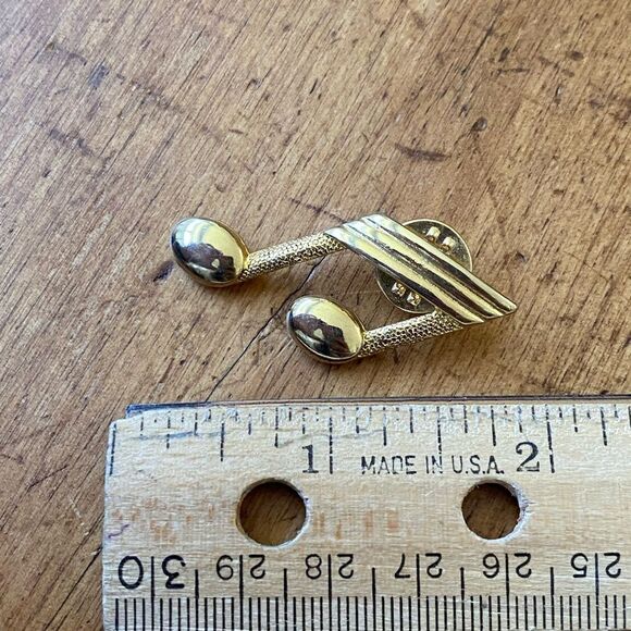 Gold Musical Note Pin - Picture 3 of 5